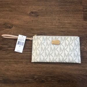 Brand New Michael Kors Wallet